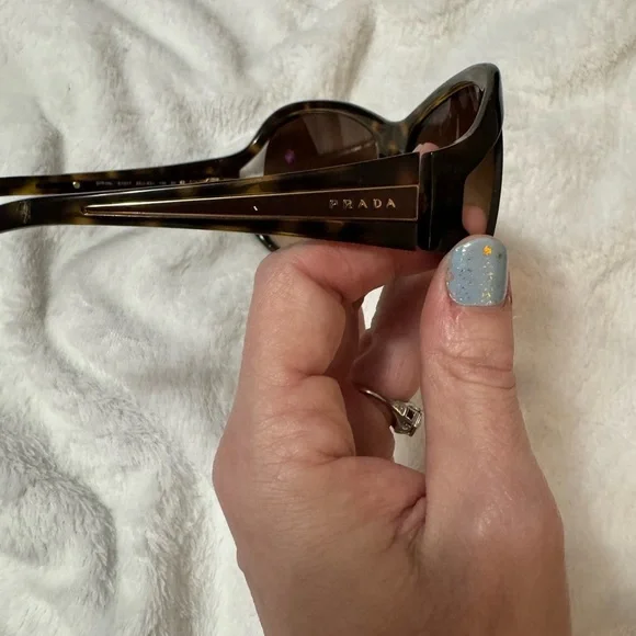 Prada Oversized Brown Gradient Sunglasses with Glossy Tortoiseshell Frame - Picture 3 of 5